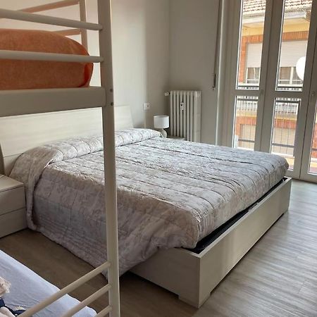 Suite De Rolandis Cin Itoo5Oo5C22Cdbezny Asti Eksteriør bilde